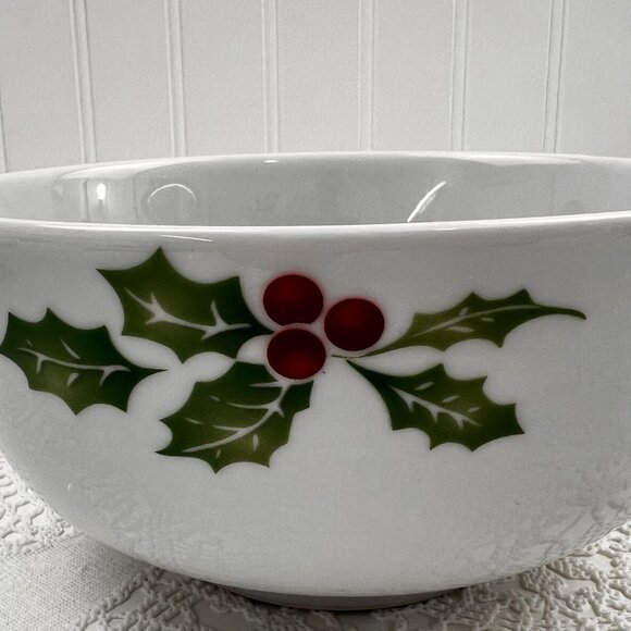 Pfaltzgraff "Christmas Day" Holiday Cereal Soup Bowls Set Of 4 Tree Holly Design - Picture 5 of 9